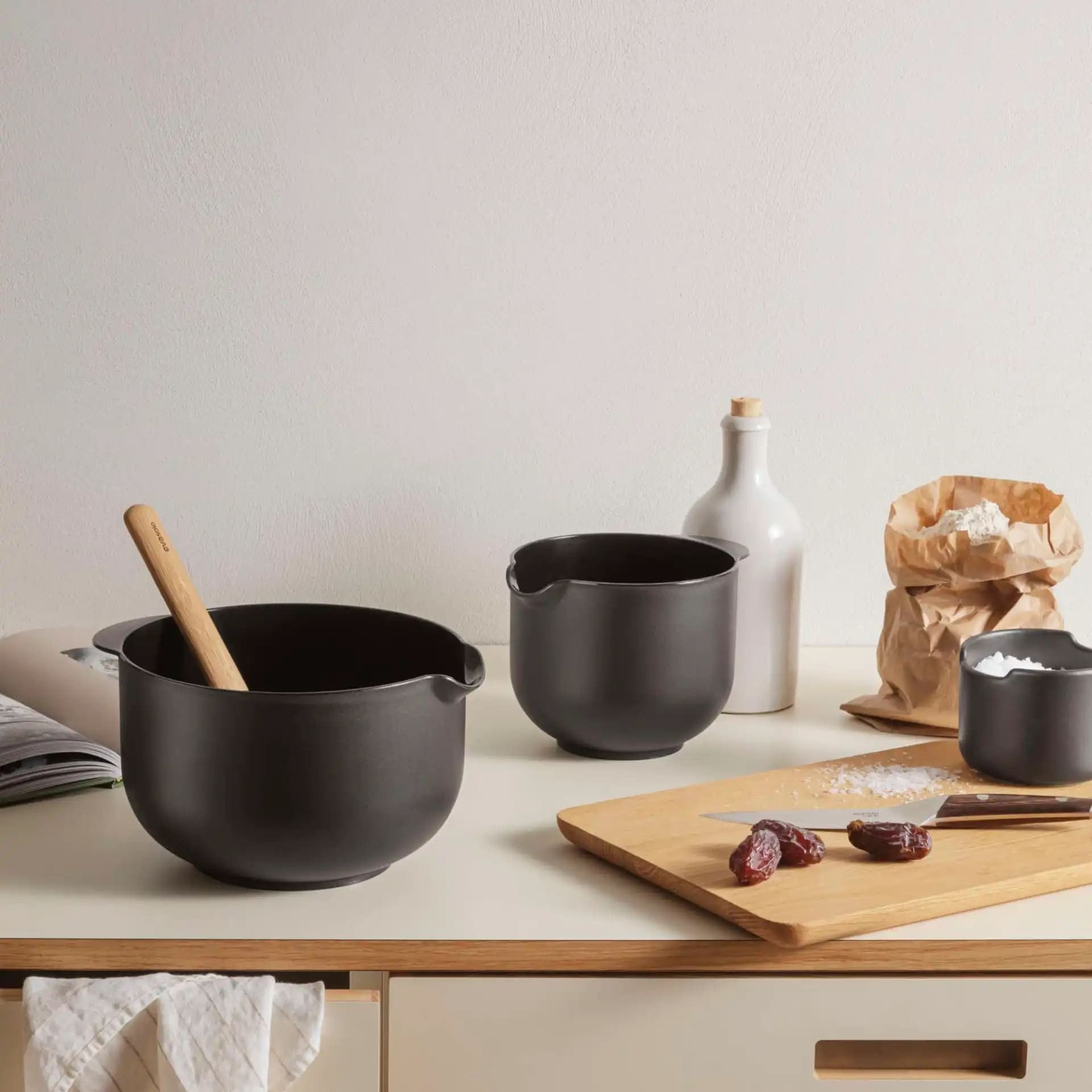 Serving bowls