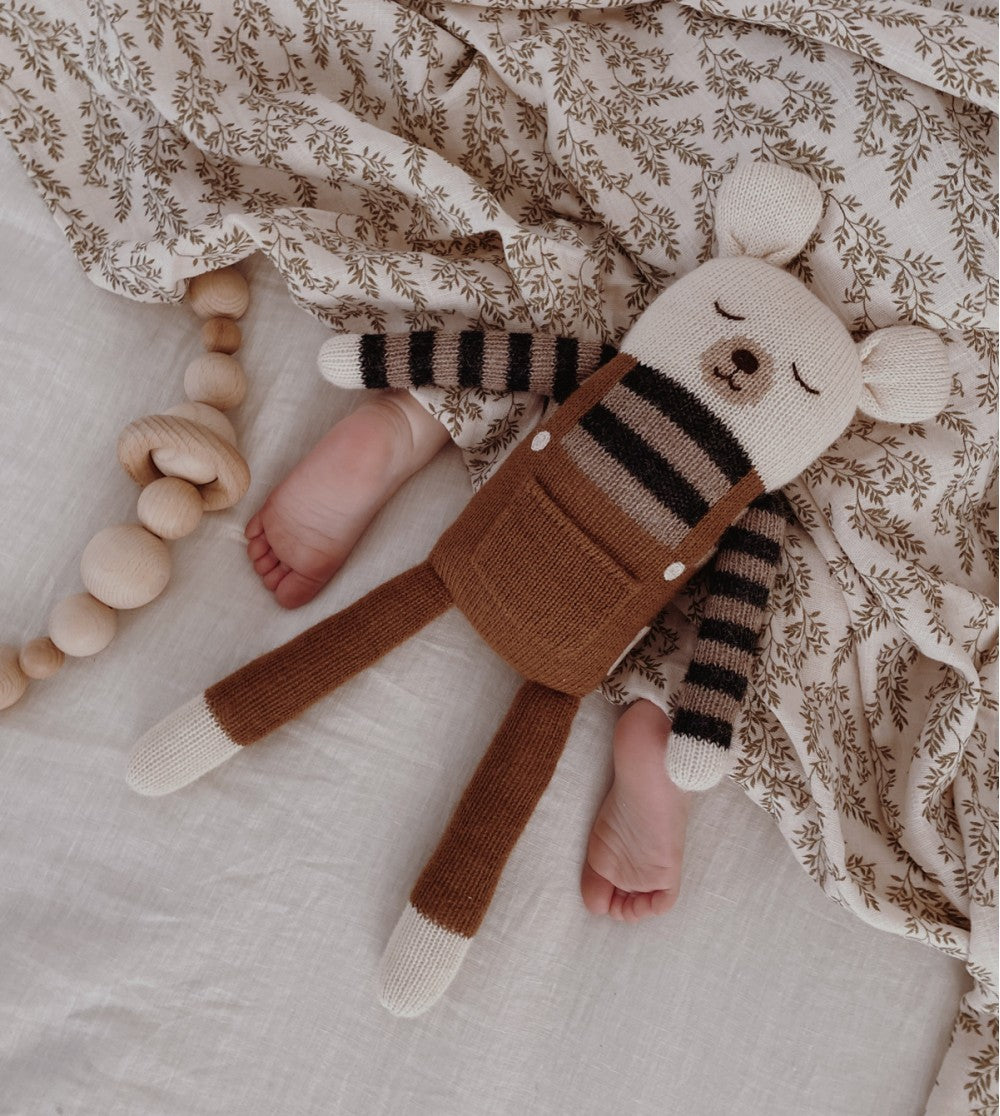 Accessoires - Grand Doudou Ours Polaire | salopette noisette - Main Sauvage