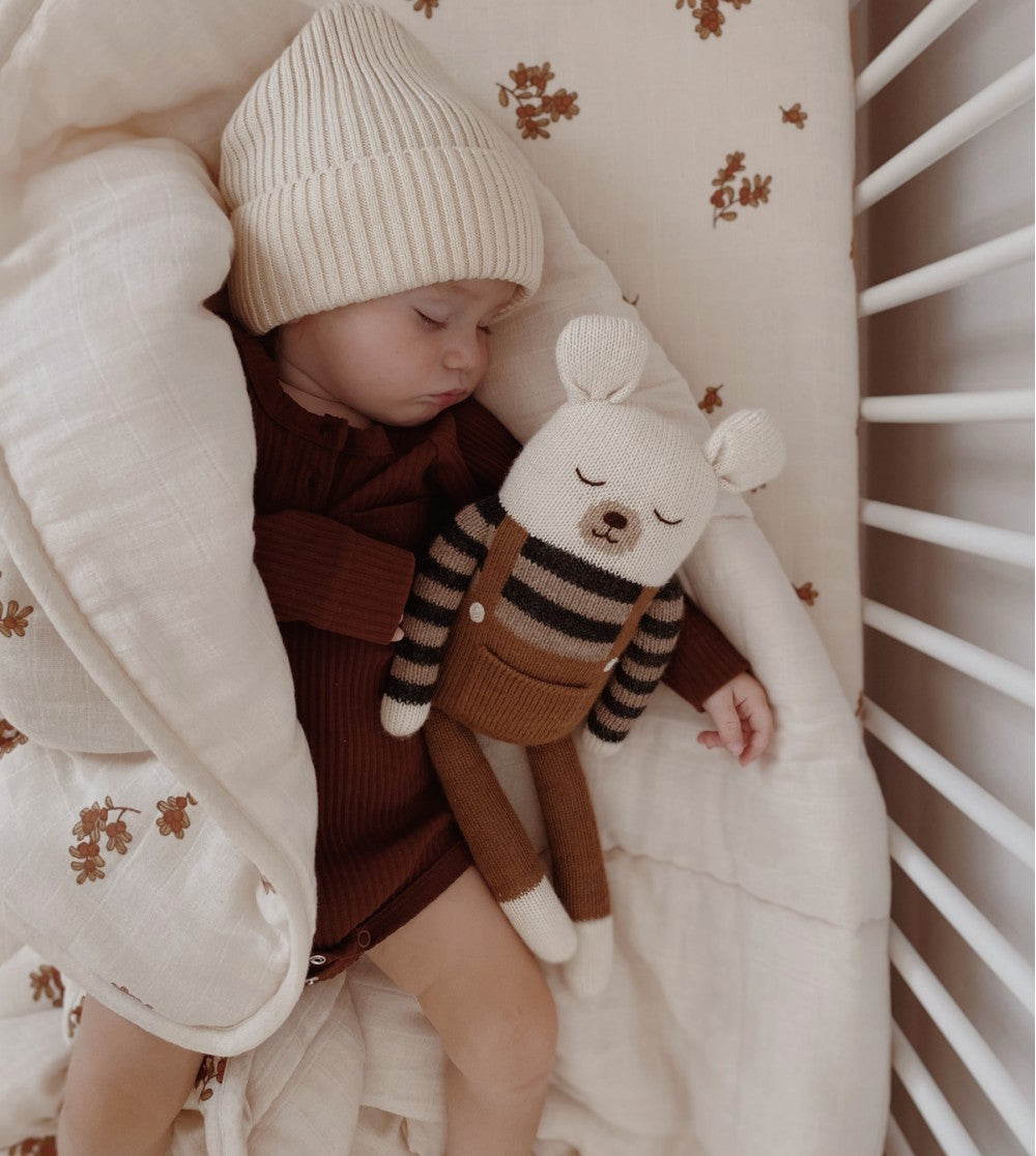Accessoires - Grand Doudou Ours Polaire | salopette noisette - Main Sauvage
