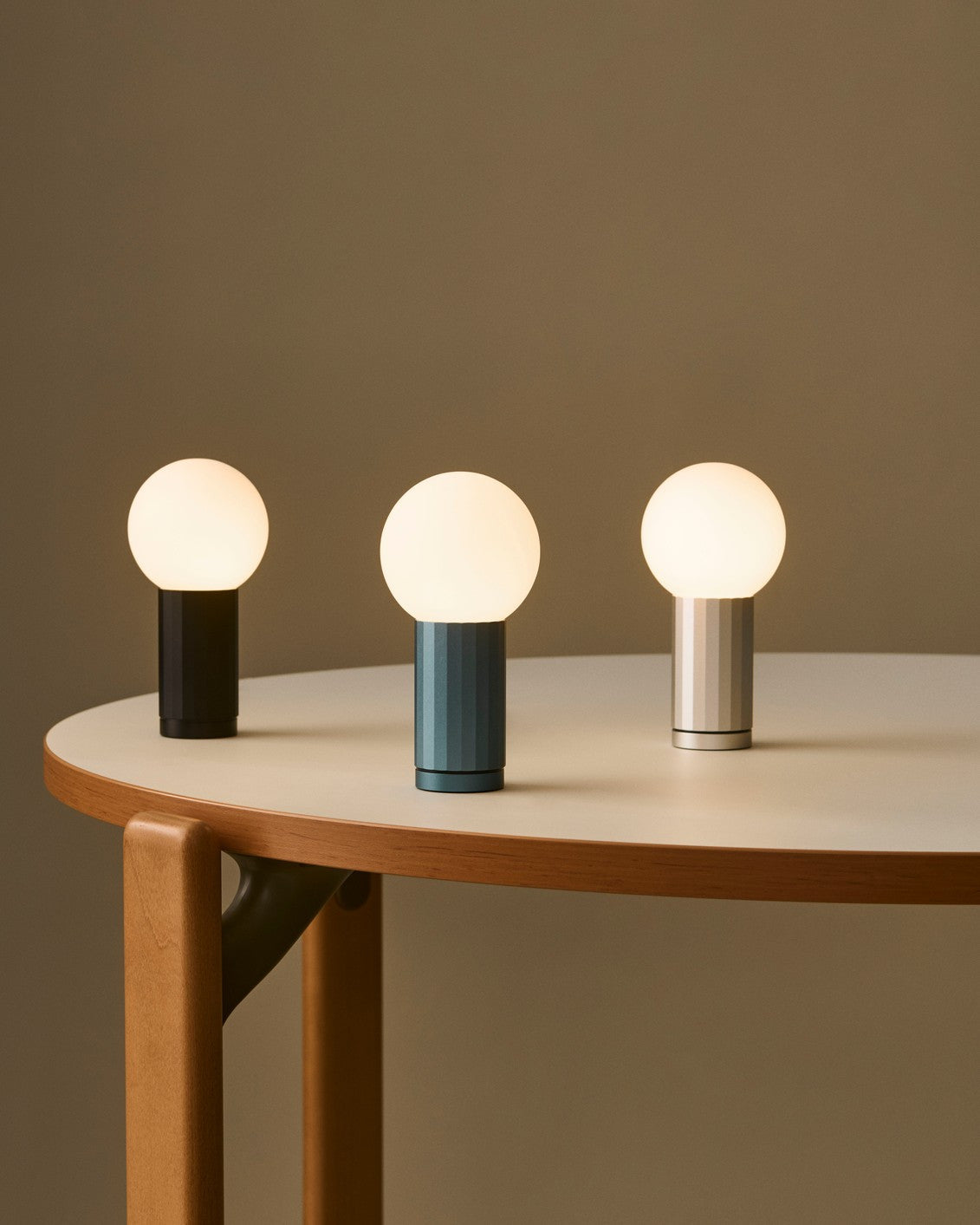Accueil - Glass Globe | Turn On Lamp - HAY