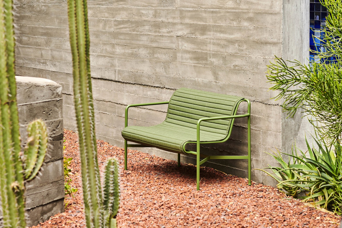 Bancs - Banc avec accoudoirs | Palissade | Dining - HAY