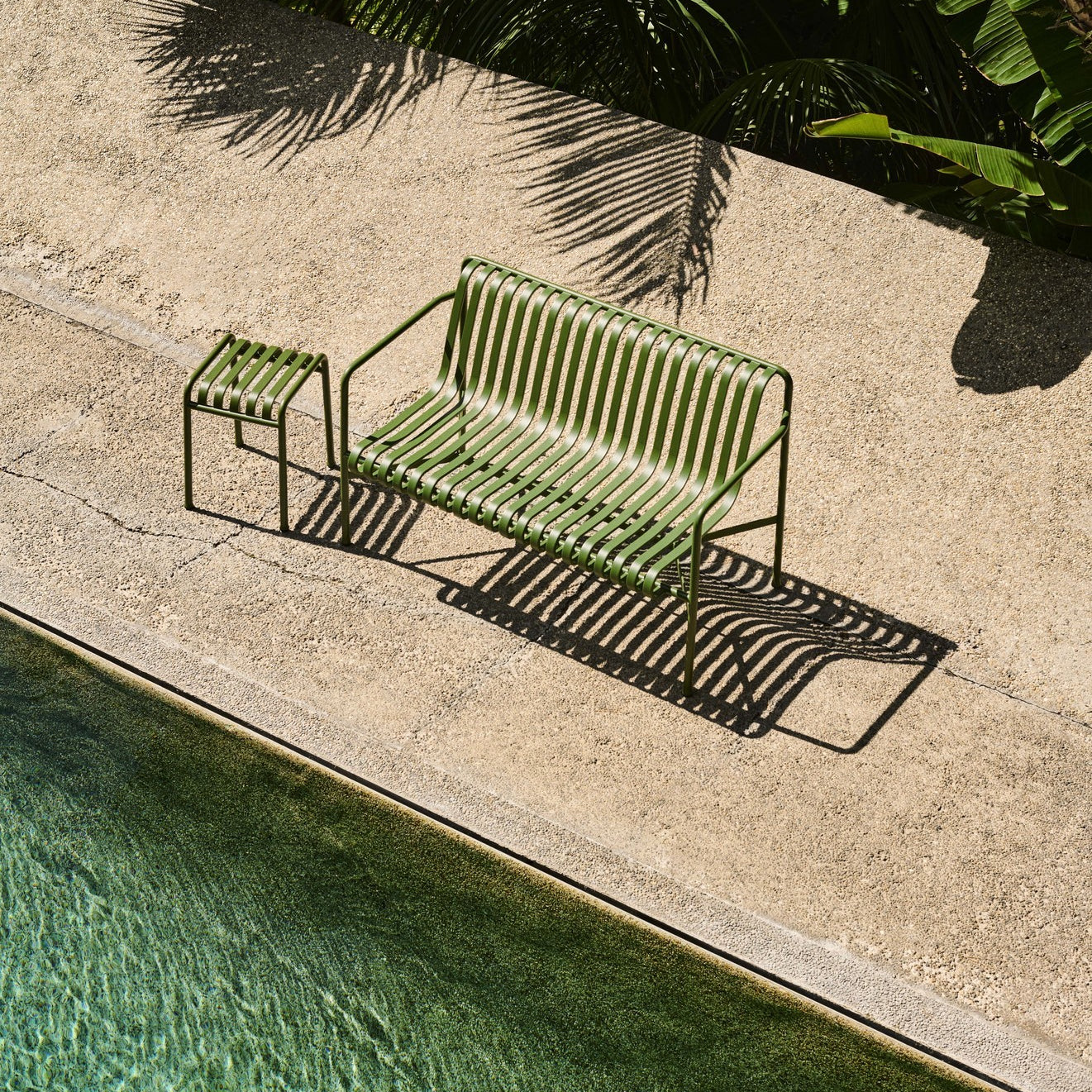Bancs - Banc avec accoudoirs | Palissade | Dining - HAY