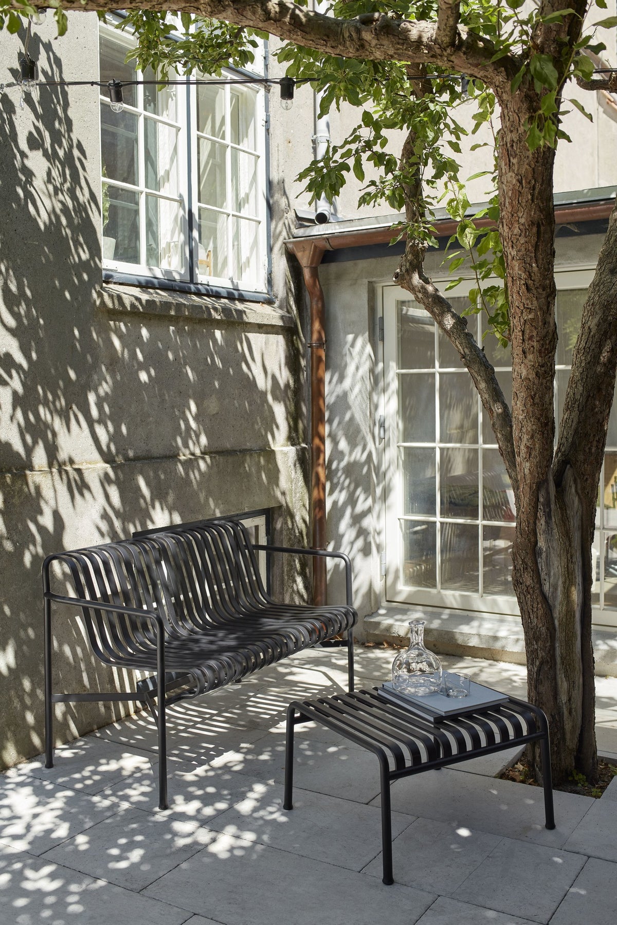 Bancs - Banc avec accoudoirs | Palissade | Dining - HAY