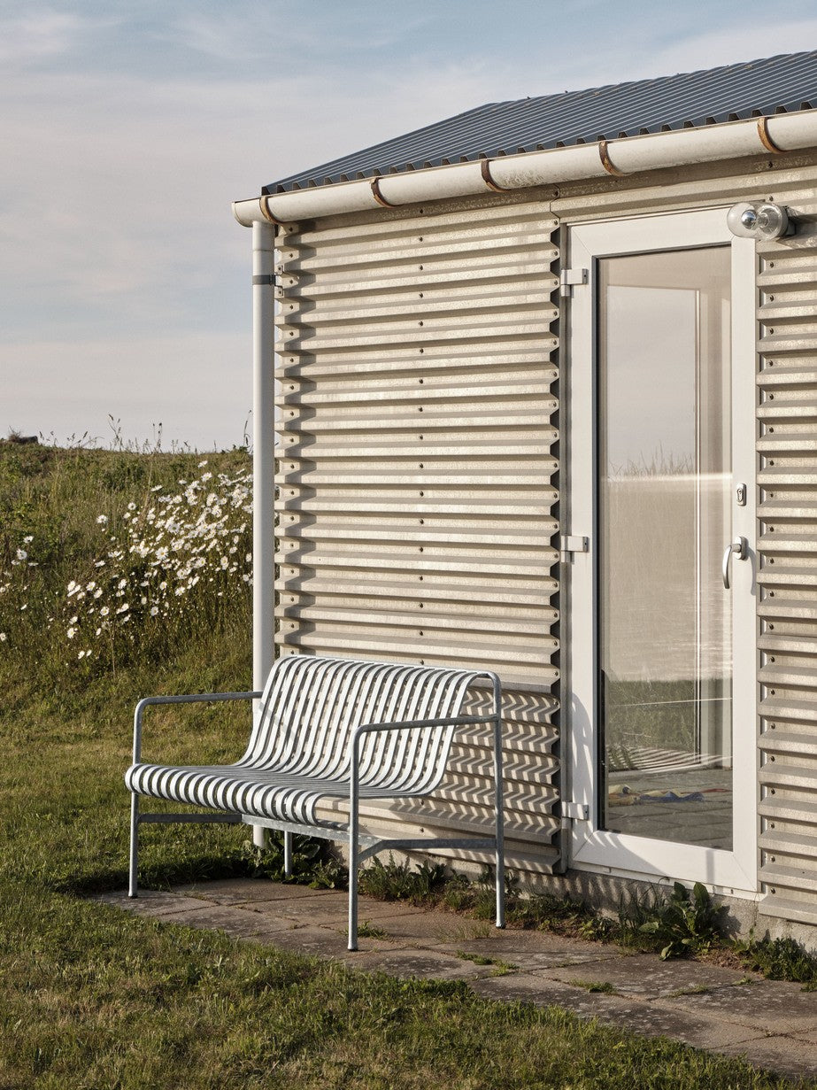 Bancs - Banc avec accoudoirs | Palissade | Dining - HAY