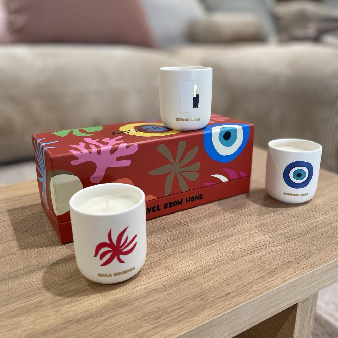 Bougies et bougeoirs - Coffret bougies | Travel From Home - Assouline