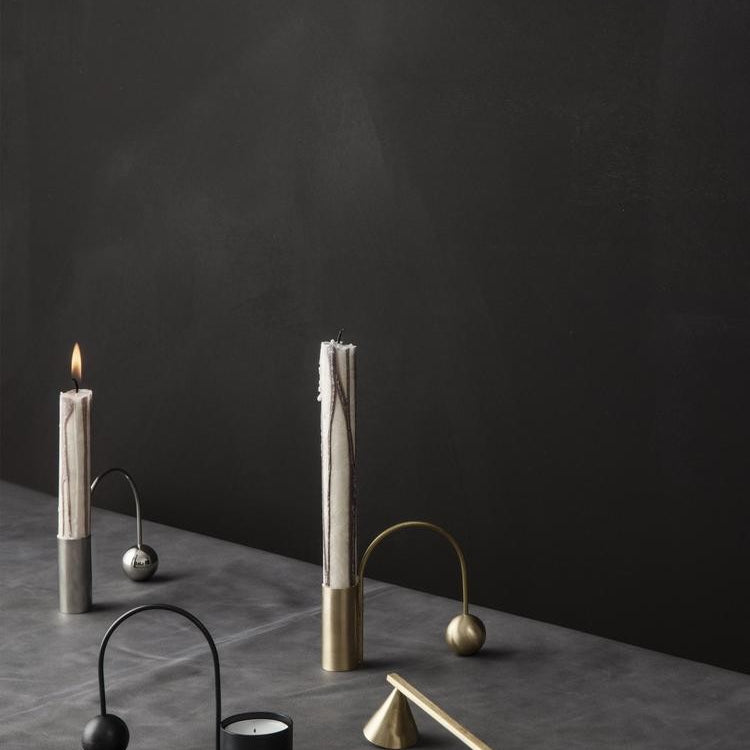 Bougies et bougeoirs - Éteignoir à bougie en laiton Brass - Ferm Living