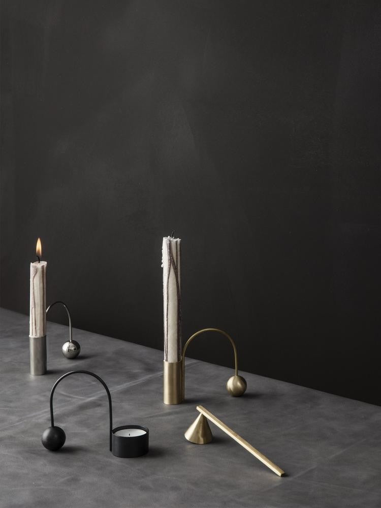 Bougies et bougeoirs - Éteignoir à bougie en laiton Brass - Ferm Living