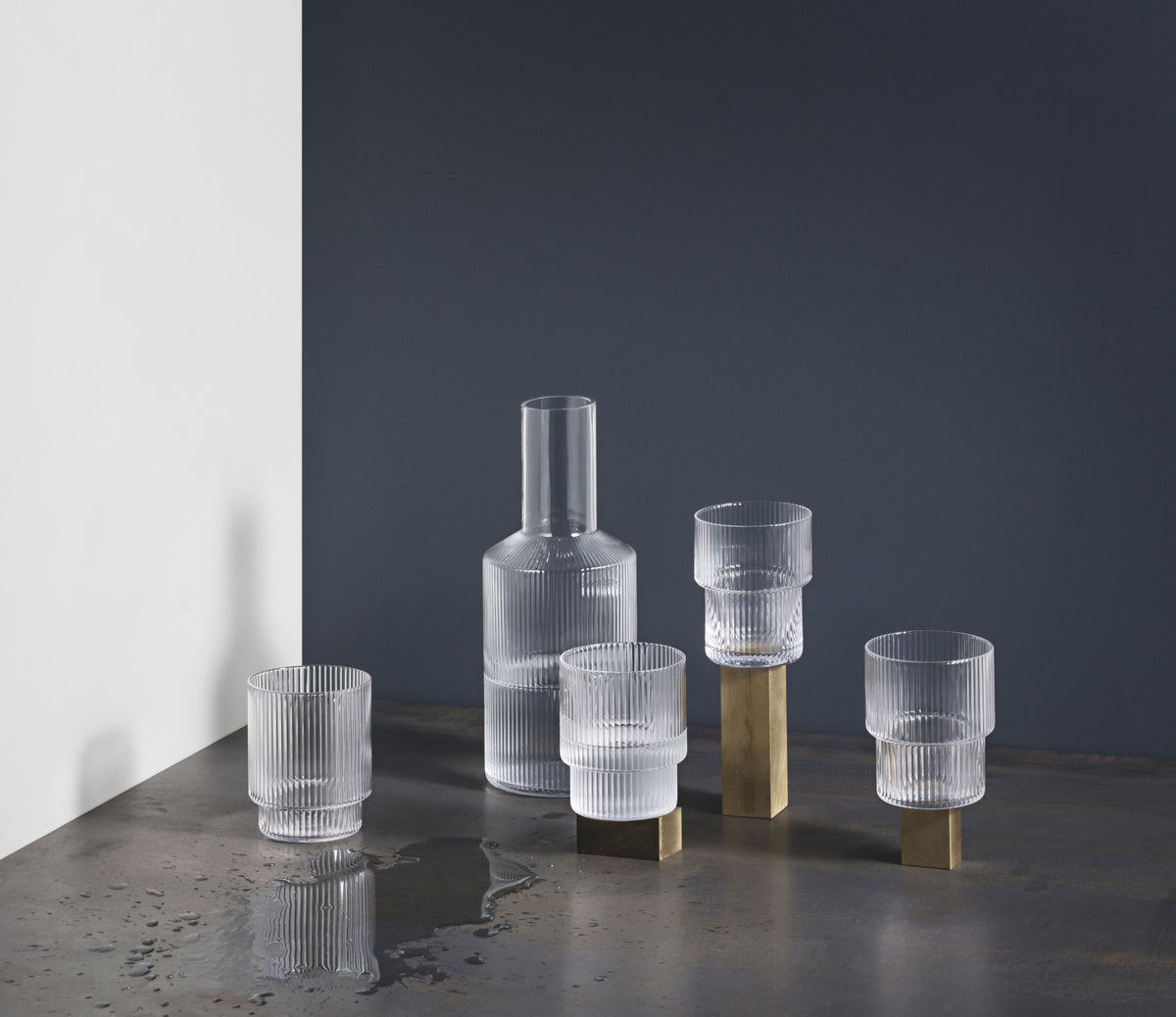 Carafes - Carafe en verre | Ripple | 1L- Ferm Living