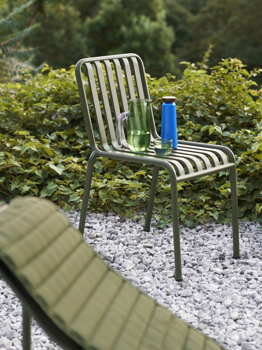 Chaises - Chaise empilable | Palissade - HAY