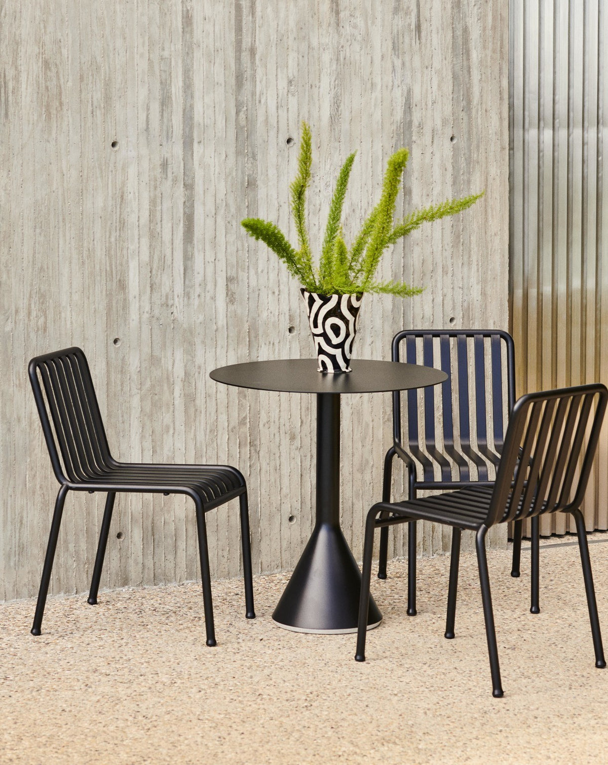 Chaises - Chaise empilable | Palissade - HAY