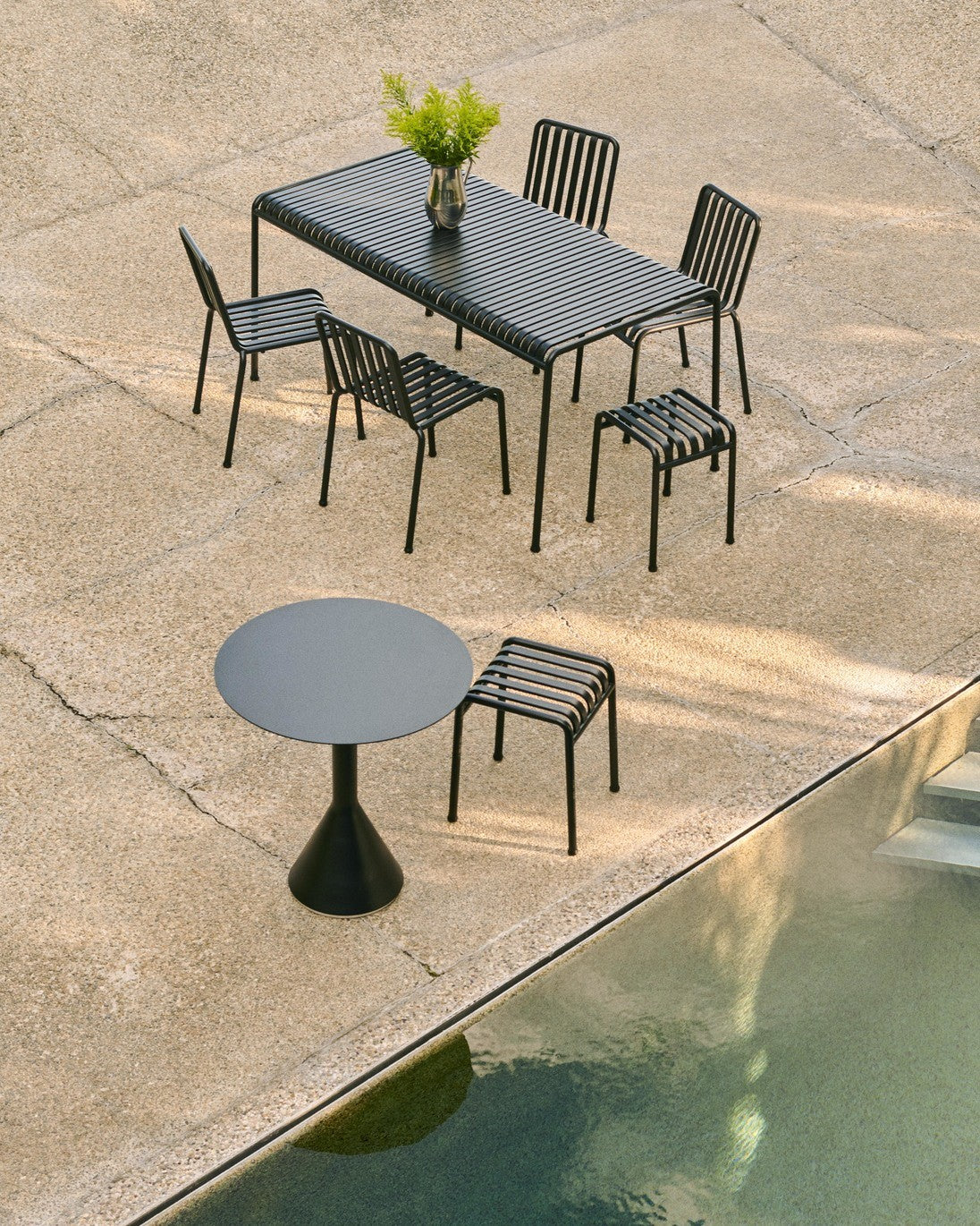Chaises - Chaise empilable | Palissade - HAY