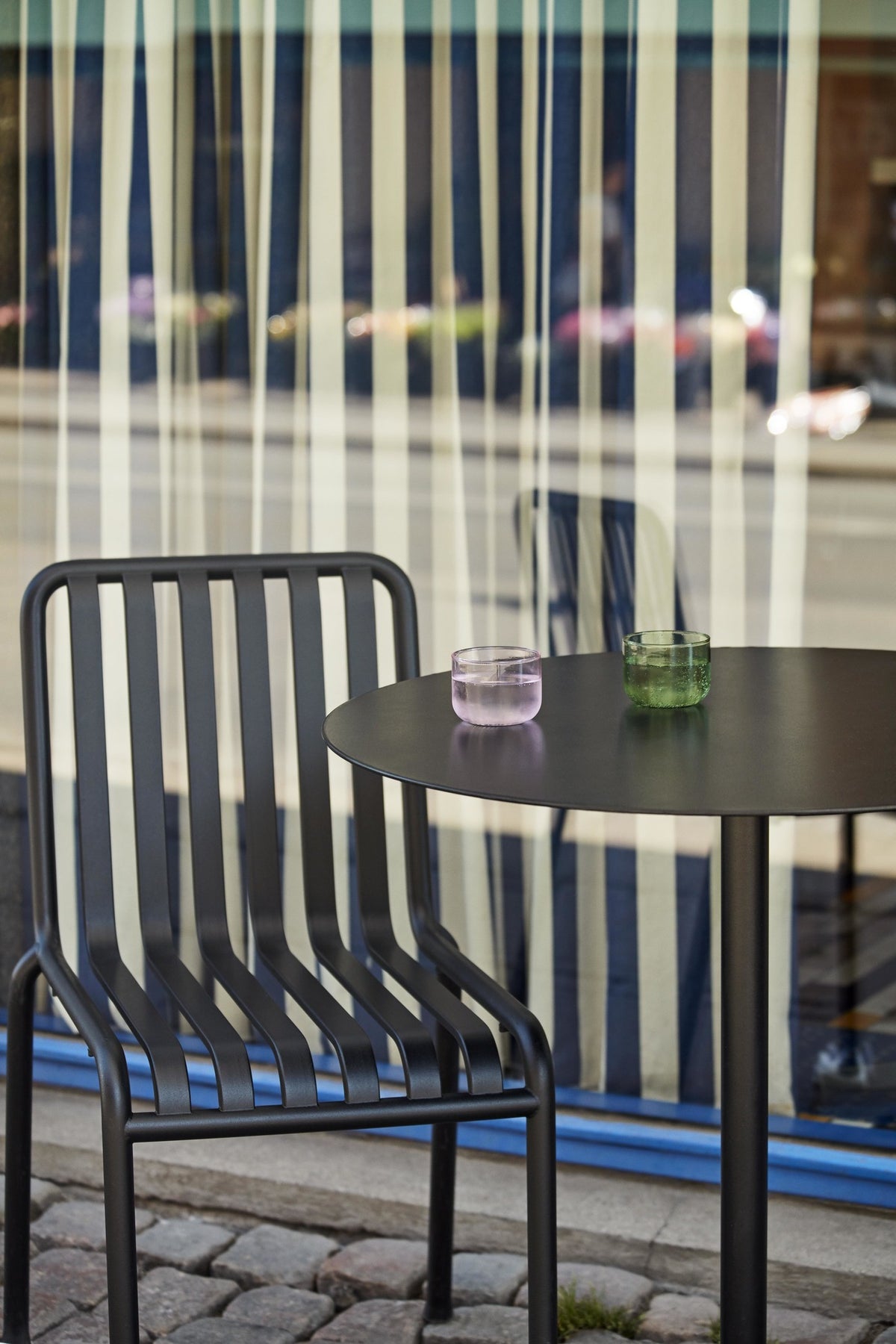 Chaises - Chaise empilable | Palissade - HAY