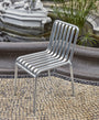 Chaises - Chaise empilable | Palissade - HAY