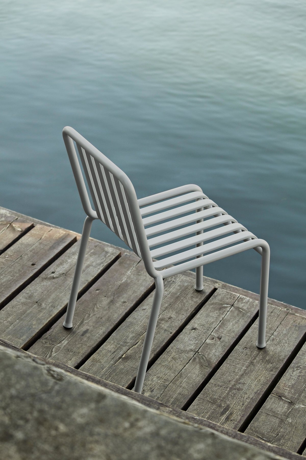 Chaises - Chaise empilable | Palissade - HAY