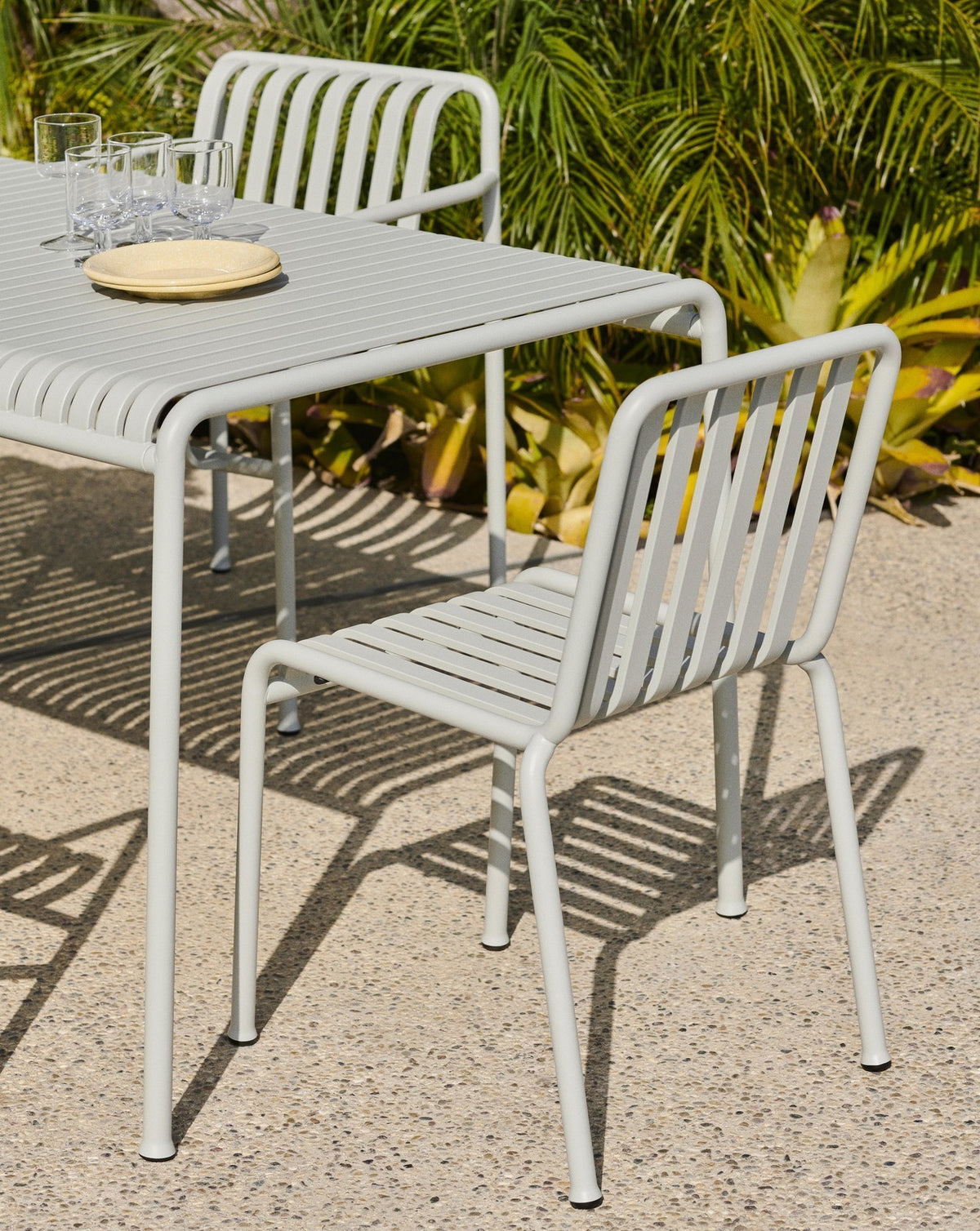 Chaises - Chaise empilable | Palissade - HAY