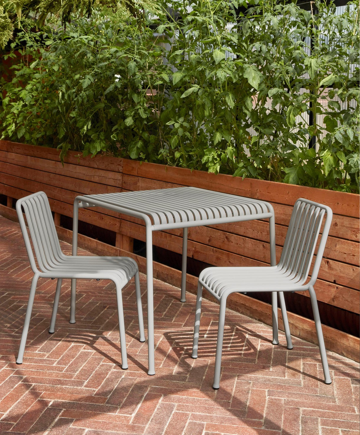 Chaises - Chaise empilable | Palissade - HAY