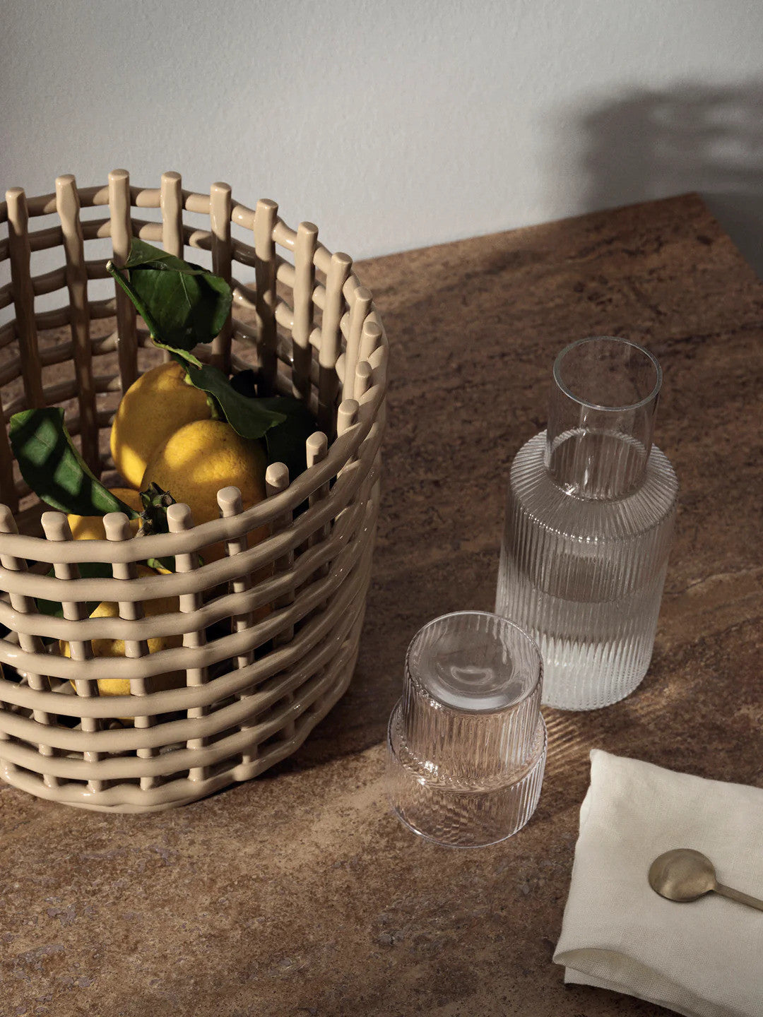Corbeilles et centres de table - Panier | Ceramic | Large - Ferm Living