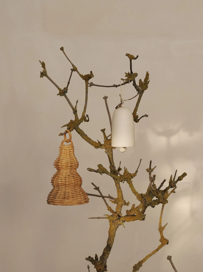 Décoration - Décoration de sapin - Set de 2 cloches en rotin - Ferm Living