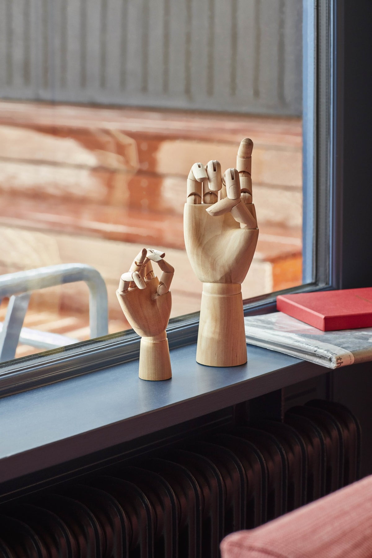 Décoration - Wooden Hand | Large - Hay
