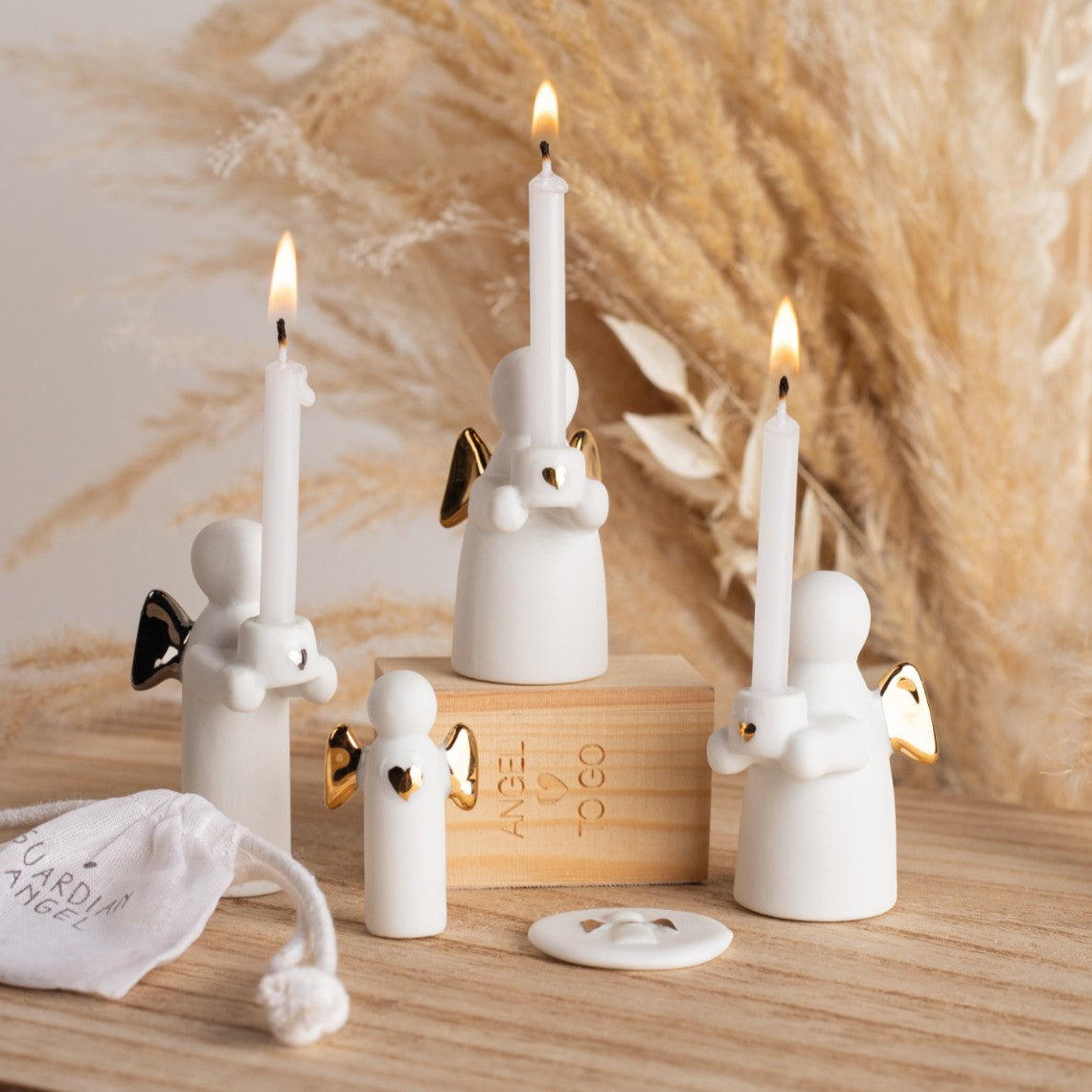 Décorations de Noël - Petit ange en porcelaine avec sa boîte en bois - Räder