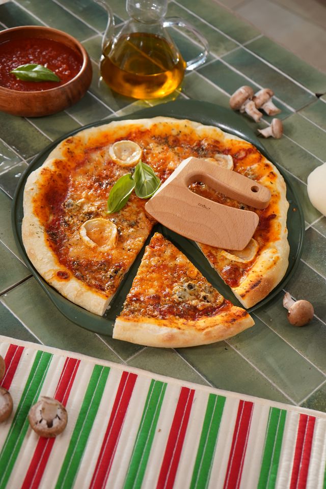 Le Formidable Plat à Pizza