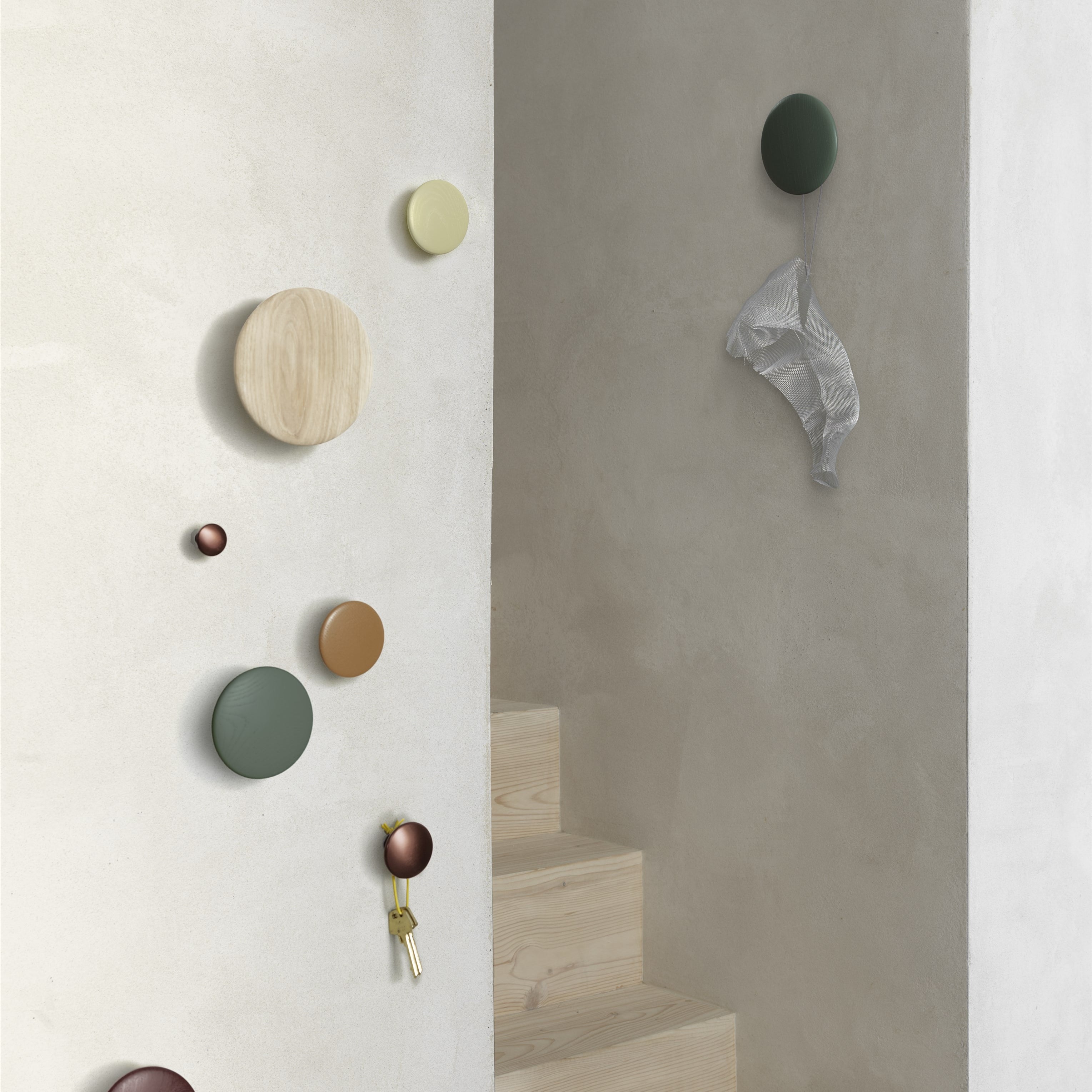 Portemanteaux & patères - Patère Large | The Dots Wood | Ø 17 cm - Muuto