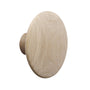 Portemanteaux & patères - Patère Medium | The Dots Wood | Ø 13 cm - Muuto