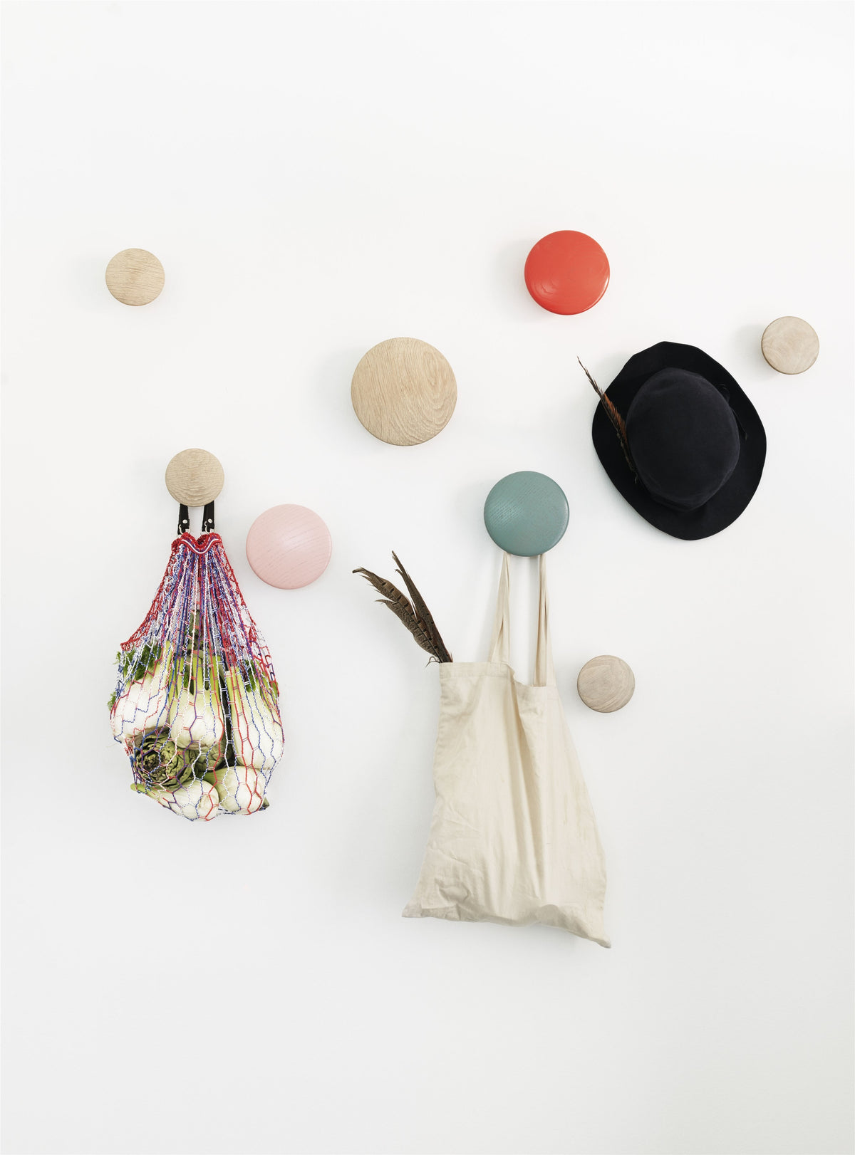 Portemanteaux & patères - Patère Small | The Dots Wood | Ø 9 cm - Muuto