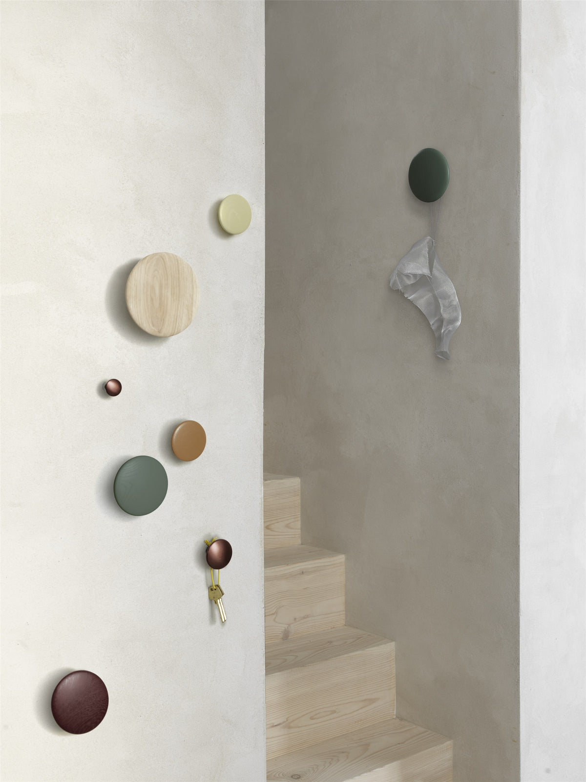 Portemanteaux & patères - Patère XS | The Dots Wood | Ø 6.5 cm - Muuto