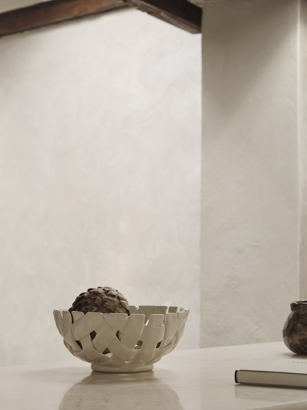 Vide-poches et plateaux - Coupe à fruits | Plait céramique - Tressé main | Ø24 - Ferm Living